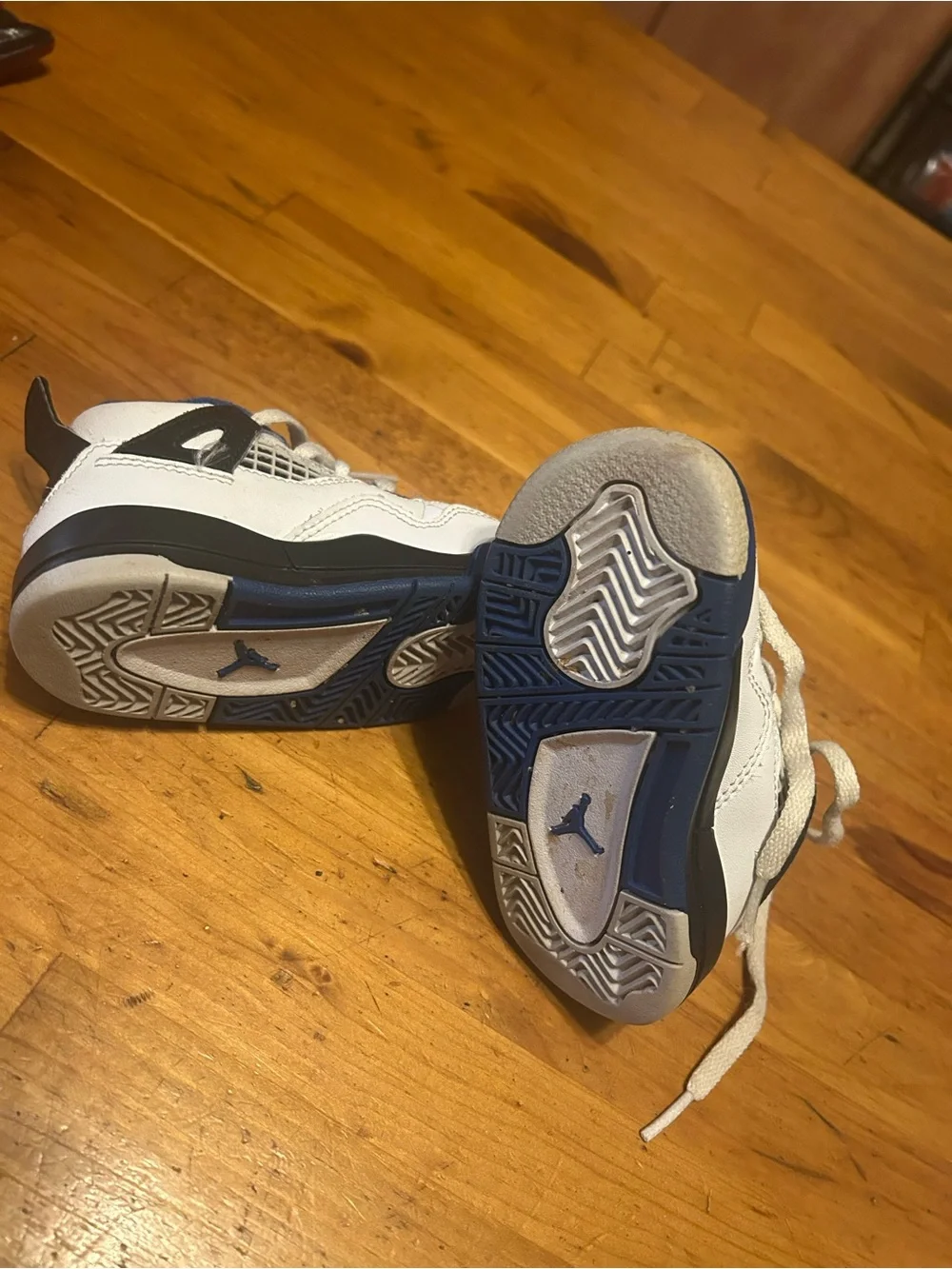 Jordan Toddler Sneakers in White and Blue
